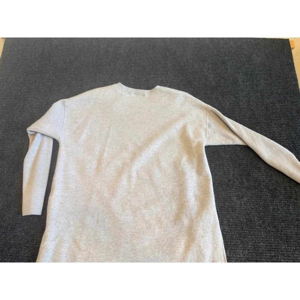 Orvis Womens Grey Cream  Stepped Hem‎ Crewneck Sweater Size Large L